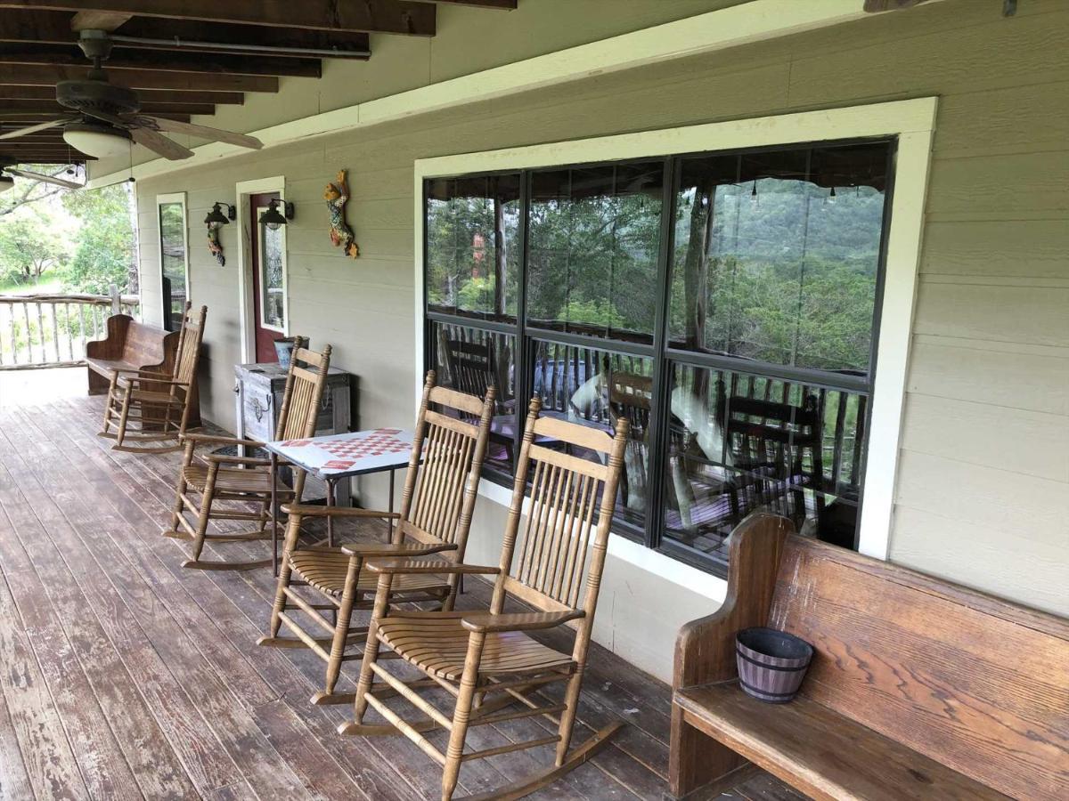 Antler Mountain House Hotel Tarpley Exterior photo